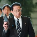 Jaapani peaminister vallandas residentsis peetud erapeo pärast oma sekretäri ametis olnud poja
