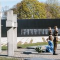 ФОТО | "Для Эстонии война закончилась только с восстановлением независимости". Кальюлайд возложила венки в память о павших во Второй мировой