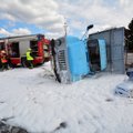 ФОТО и ВИДЕО: В Вильяндимаа перевернулся грузовик с торфом