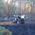 FOTOD: Läänemaal langes tuleroaks hektar metsa ja välikäimla, põlengu avastasid juhuslikult mööda sõitnud päästjad