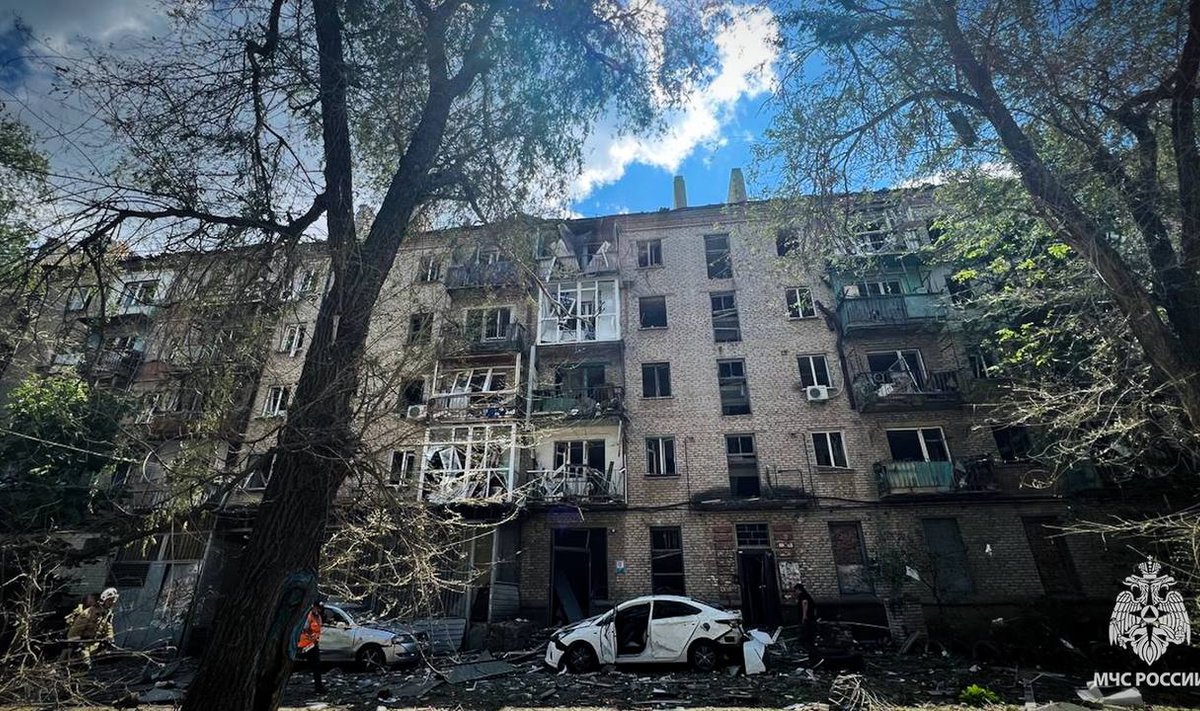 Разрушенный дом в Луганске. В результате обрушения подъезда пятиэтажного дома в Луганске погибло четыре человека, сообщили назначенные Россией власти аннексированной ЛНР.