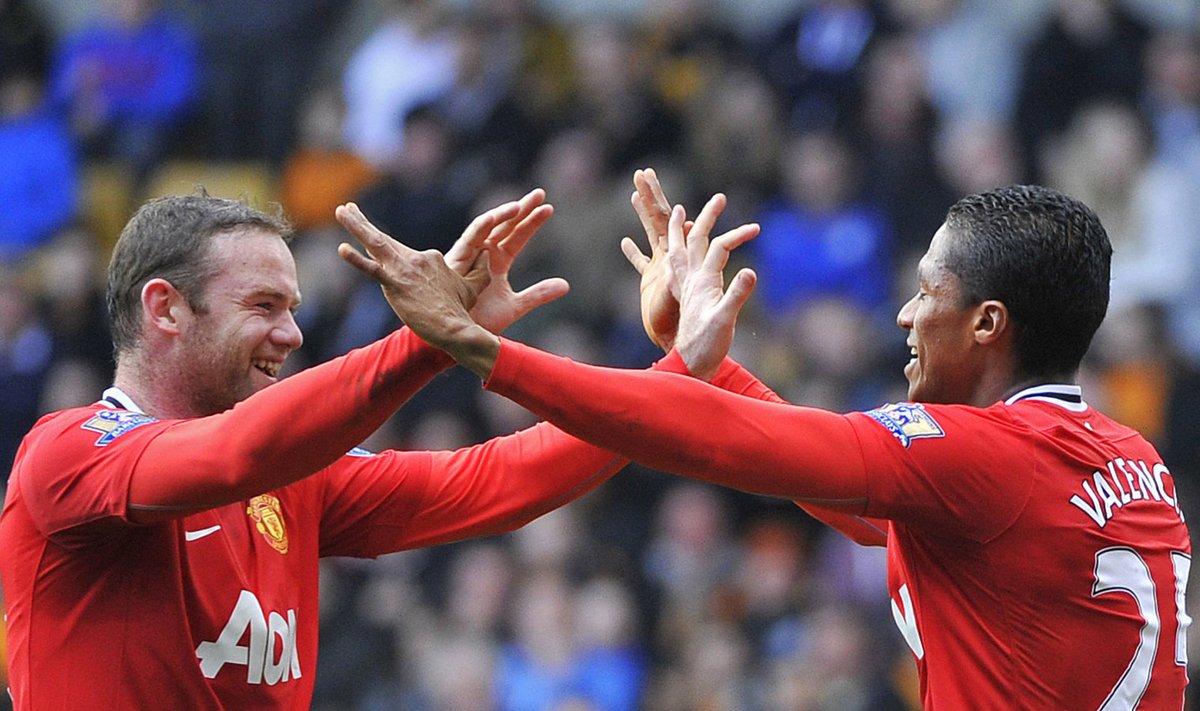 Wayne Rooney ja Antonio Valencia