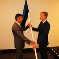 ФОТО | В зале Таллиннского горсобрания установили, наконец, эстонский флаг