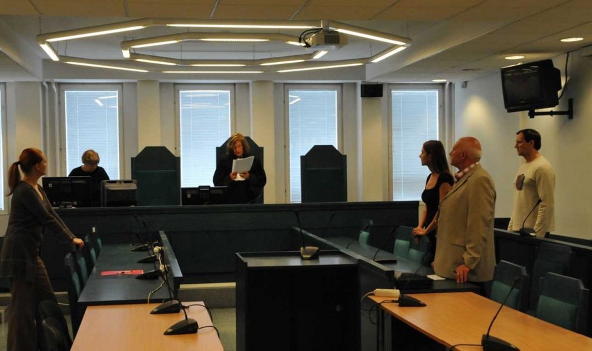 16 aastat: Kaitsepolitsei endine töötaja Aleksei Dressen (paremal) mõisteti juulis 2012 riigireetmise eest 16 aastaks vangi. (Foto: Kapo)