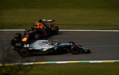 Lewis Hamilton röövis Alexander Albonilt esimese poodiumikoha.