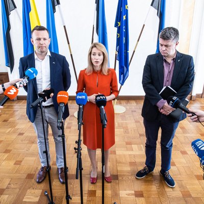 POLE, MIDA ÖELDA: Läbirääkimiste alguses tahtsid mikrofonide ette kõik kõnelejad, nüüd enam mitte, sest aina vähem on öelda.