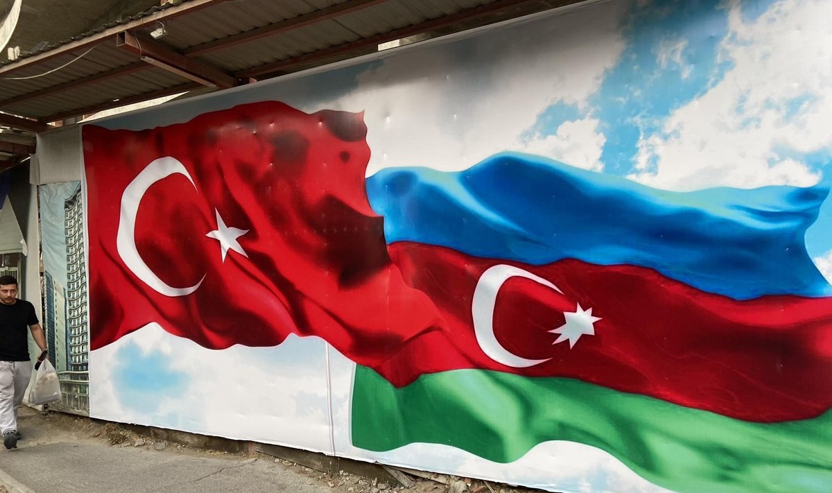 Türgi ja Aserbaidžaani sõprust rõhutatakse Bakuus peaaegu igal sammul.