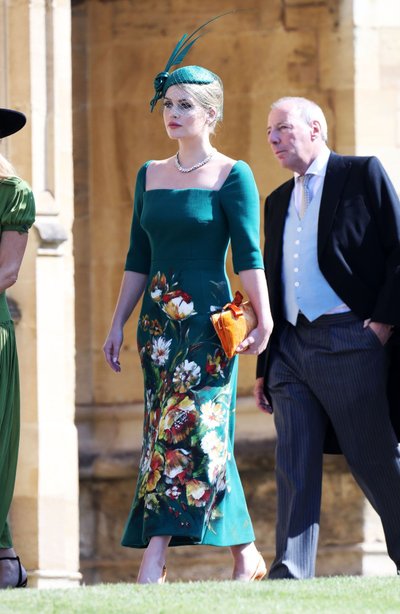 Leedi Kitty Spencer saabumas Meghani ja Harry pulma Dolce & Gabbana kleidis.