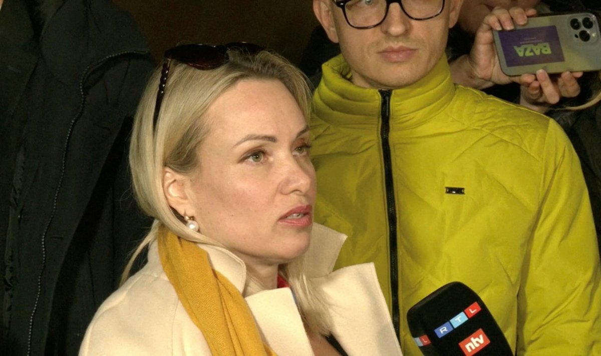 Marina Ovsjannikova eile pärast Moskva kohtust lahkumist