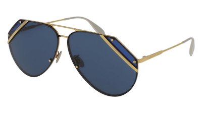 Alexander McQueeni aviaatorid on saanud modernse mulje tänu diagonaalsetele lõigetele prillide servas.&nbsp;