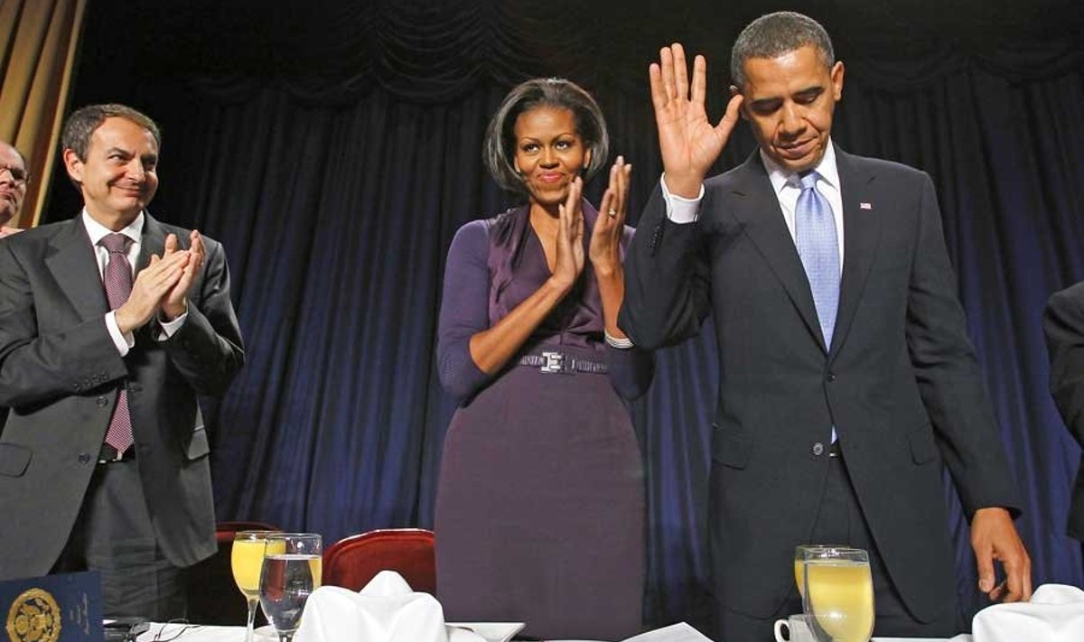 Kolmepäevase ürituse algus: Barack Obama tänab külalisi aplausi eest. Trapido plaksutab talle saalis teiste seas. (www.mrs-o.org)
