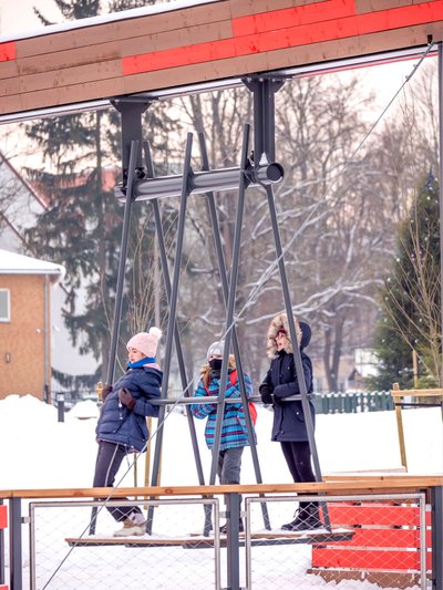 Valga ja Valka piiril asuv kiik.