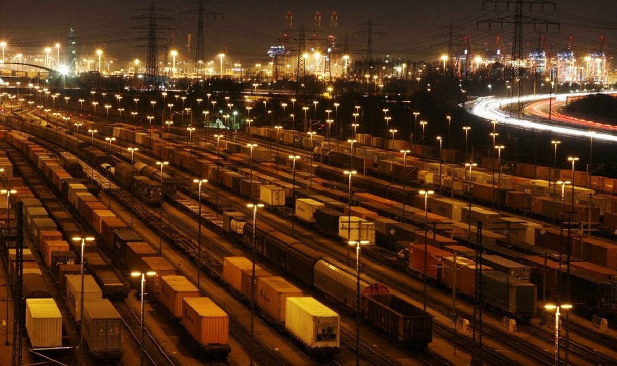 Kaubarongid Euroopa ühes tähtsaimas logistikasõlmes Saksamaal Hamburgi sadamas