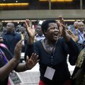Zimbabwe võimupartei võttis pikaajalise diktaator Robert Mugabe juhi kohalt maha