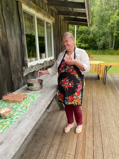 Õunaroka töötoas jagas õpetussõnu Muhu lasteaia juhataja Reet Hobustkoppel.