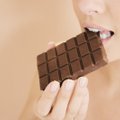Naistepäev numbrites: Eestisse toodi 34 lõikelille ja 8 kilo šokolaadi iga naise kohta