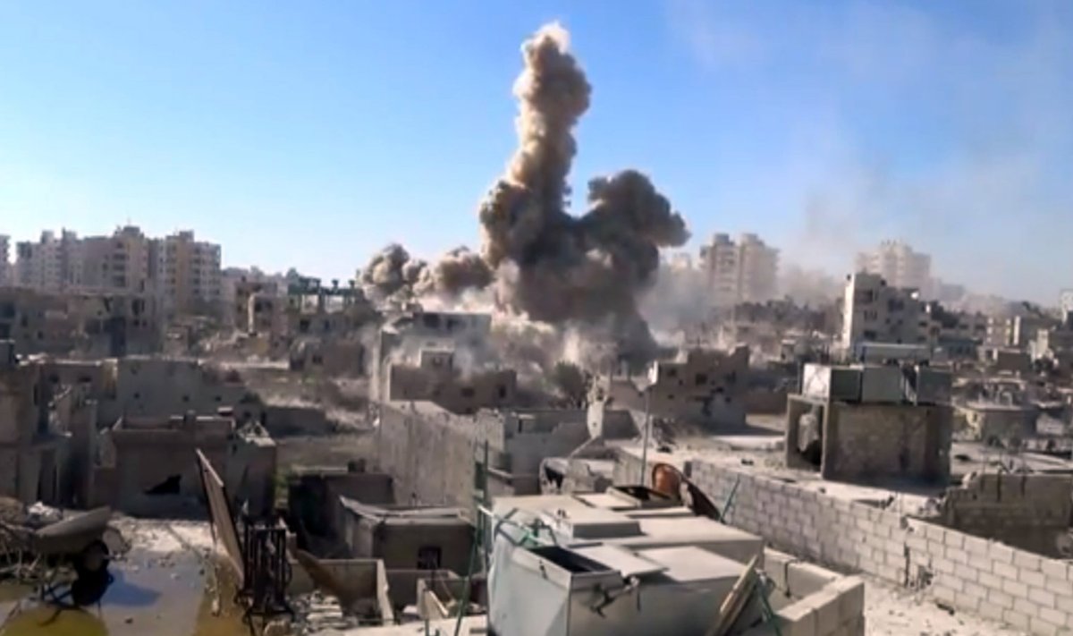 Õhurünnak Süürias, foto on illustreeriva tähendusega