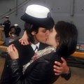 Naismereväelaste avalik suudlus avas homosõbraliku ajastu USA laevastikus