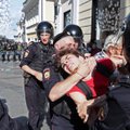 ФОТО и ВИДЕО: Более 1000 задержанных на митинге. Москвичи бьются с ОМОНом за честные выборы