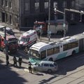 FOTOD: Tallinna kesklinnas sai liinibussi ja sõiduauto kokkupõrkes kaks bussireisijat viga