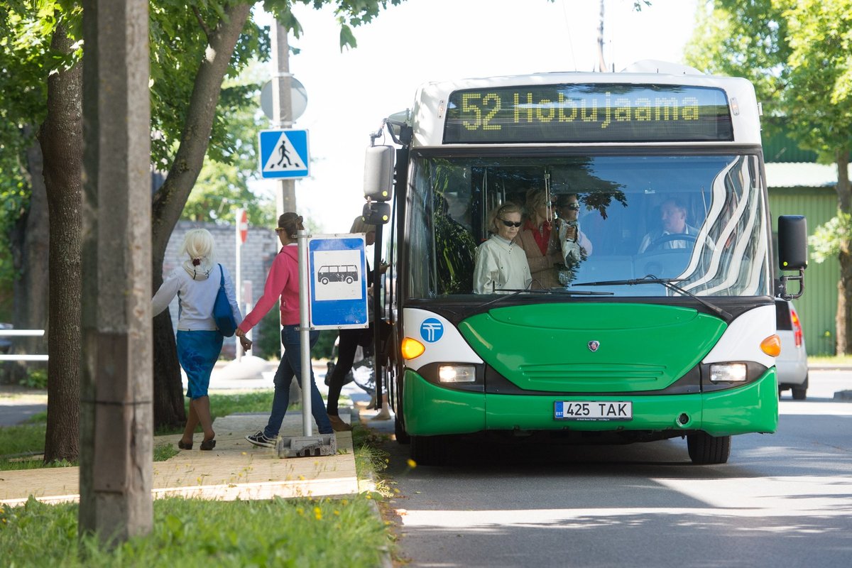 Mees pihib: võõras naine bussis on võitnud mu südame!