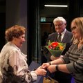 ФОТО: Пожилых дам Кохтла-Ярве поздравили с наступающим 8 марта