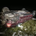 ФОТО: В столкновении Mercedes и Opel пострадали два человека