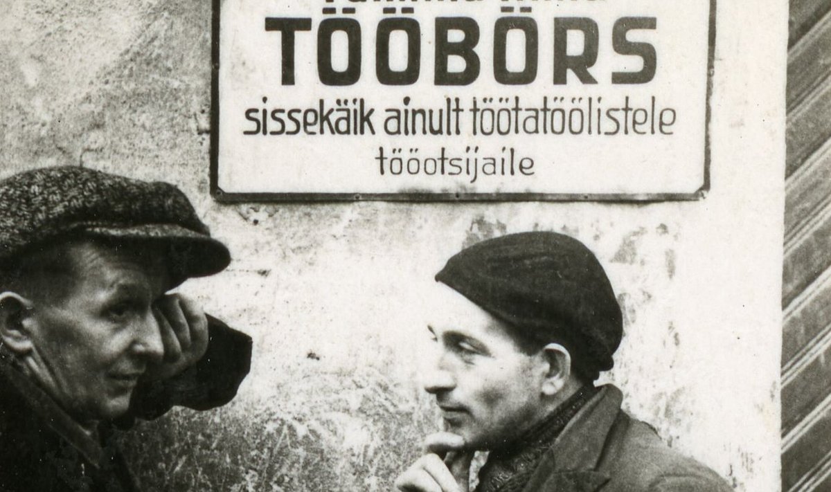 Töötud 1930-ndatel Tallinna linna tööbörsi juures. Haridus- ja sotsiaalministeeriumi 1930. aasta 26. novembri ringkiri lubas tööbörsil hädaabitööle saata üksnes töötu, kes oli Eesti kodanik, elanud tööbörsi piirkonnas vähemalt aasta, teinud vii-mase aasta jooksul vähemalt 12 nädalat palgatööd ja olnud tööta vähemalt ühe kuu.
