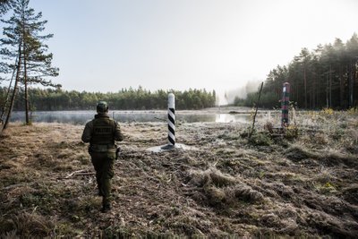 9:51 - Jõuame väikese Kriiva järve äärde, kus avaneb maaliline vaade. Peame liikuma vasakult ümber järve, sest kontrolljoon läbib järve. Kui järve katab jää, siis on võimalik patrullil minna ka otse üle järve.