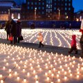 ФОТО: В память о депортированных в Таллинне и Пярну зажгли тысячи свечей