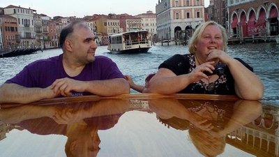 В БОЛЕЕ СЧАСТЛИВЫЕ ВРЕМЕНА: Фаусто Гобби со своей женой-эстонкой в Венеции, городе романтики