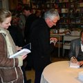 President Toomas Hendrik Ilves esitles kodukohas oma raamatut