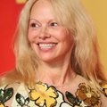 FOTOD | Tõeline inspiratsioon! Meigivaba Pamela Anderson nägi Oscarite jagamisel välja säravam kui iial varem