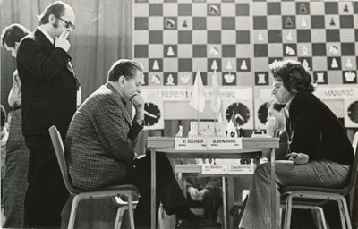 Paul Keres ja Boriss Spasski mängimas partiid