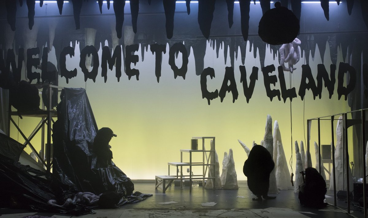 Üks festivali staare on Philippe Quesne lavastusega  „The Night of the Moles (Welcome to Caveland!)”, mis räägib muttidest.