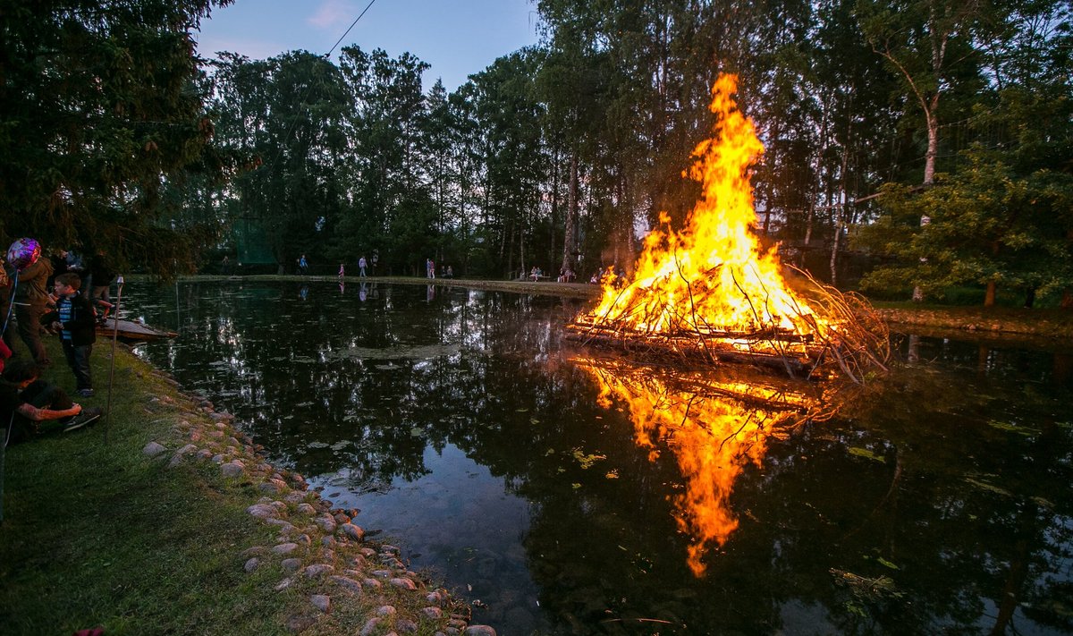 Jaanituled peavad sel aastal ära jääma või siis olema süüdatud väga ette vaadates.