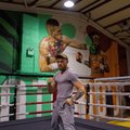 FOTOD | Conor McGregor lasi treeningsaali joonistada Mayweatheri nokauti ennustavad maalid