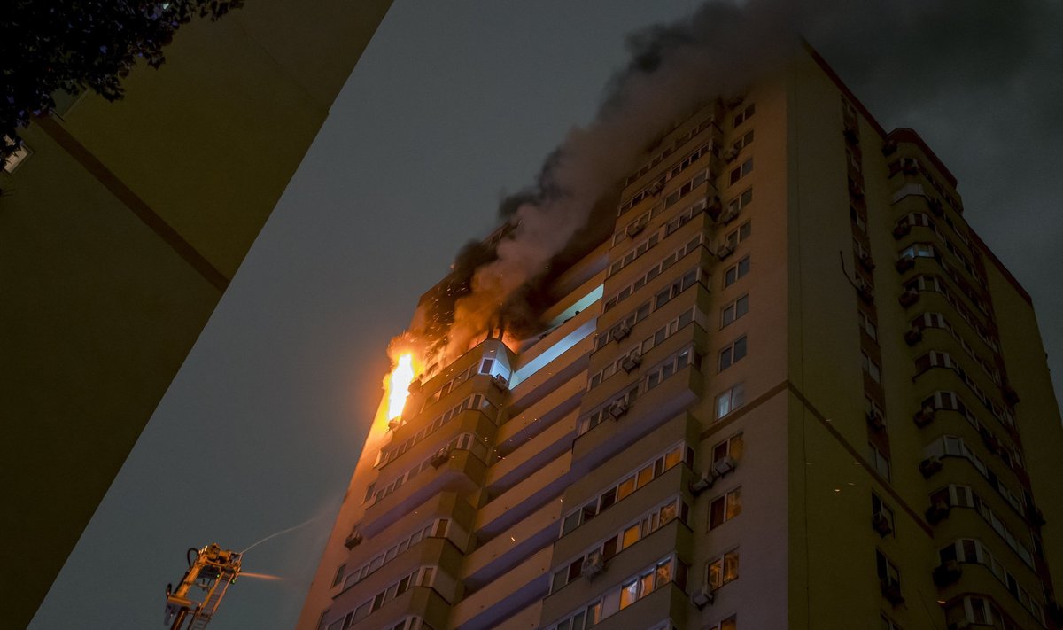 Droonilöök Kiievis, 18. oktoober. Hukkus 14-aastane tüdruk ja kahjustusi said viie korruse korterid.