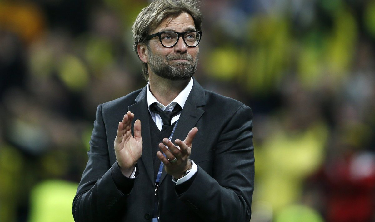 Borussia Dortmund's coach Klopp applauds supporters after losing Champions League final soccer match against Bayern Munich in London