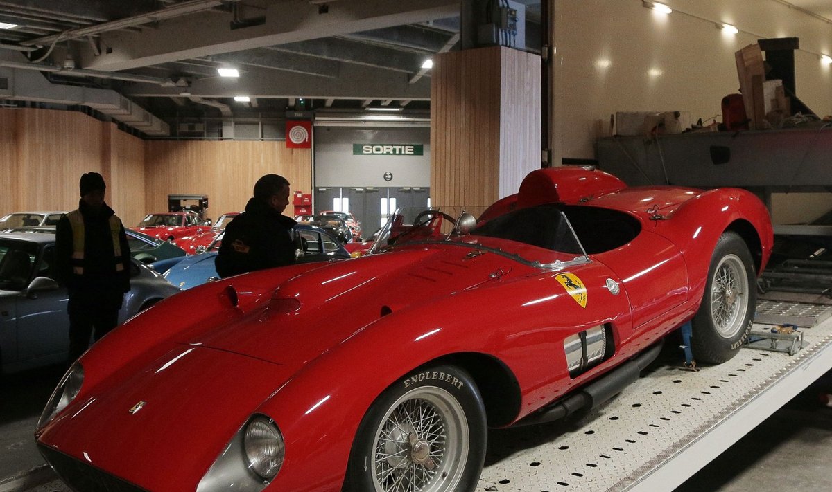 Kas kuulus jalgpallur ostis Oksjonile läinud 1957. aasta Ferrari 335 S Spider Scaglietti?
