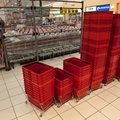В Латвии в Rimi и Maxima ограничат число корзин и тележек, чтобы контролировать число посетителей магазинов