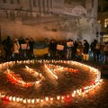 FOTOD ja VIDEO: Tartus süüdati küünlad Ukraina kokkupõrgetes hukkunute mälestuseks