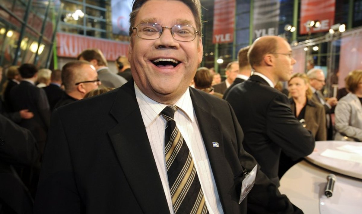 Põlissoomlaste erakonna esimees Timo Soini kohalike valimiste päeva õhtul Helsingis, rahvusringhäälingu Yleisradio valimissaate stuudios 26. oktoobril 2008. Põlissoomlased on teinud just märkimisväärselt hea tulemuse.