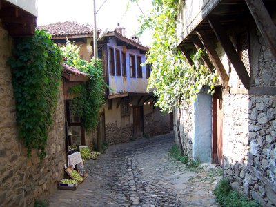 Tüüpiline tänavavaade Cumalıkızıki külas.