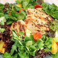RETSEPTID: seitset suvist salatit