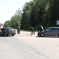 Liiklusõnnetuste kroonika: Järvamaal tegi noor mees renditraktoriga avarii, liikluses andsid tooni õnnetused jalakäijate ja erinevate ratturitega