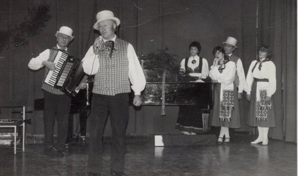 Boris Takk esinemas 1985. aastal „Lustipilli“ 10. aasta juubelil. (Foto: kroonikast)