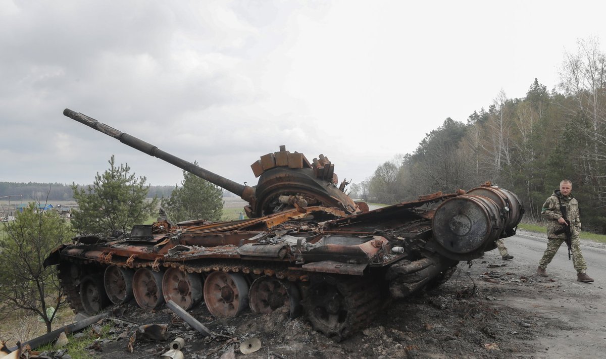 Pihuks ja põrmuks tehtud Vene tank Ukrainas