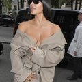 FOTOD: Pahaaimamatu õhtu ehk Kim Kardashian jõudis vaid tunde enne röövimist Pariisis fotograafe seksikate kostüümidega rabada