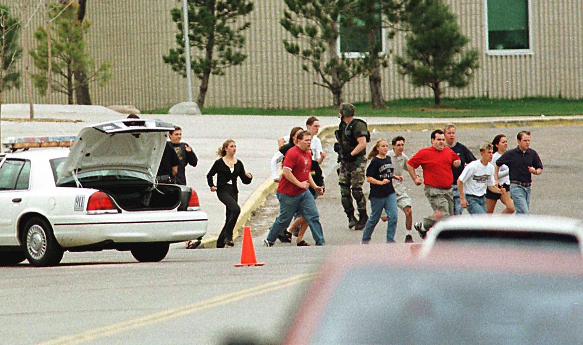 <em>USA-s Columbine'is toimunud koolitulistamises 1999. aastal hukkus 13 ja sai viga 24 inimest.</em>